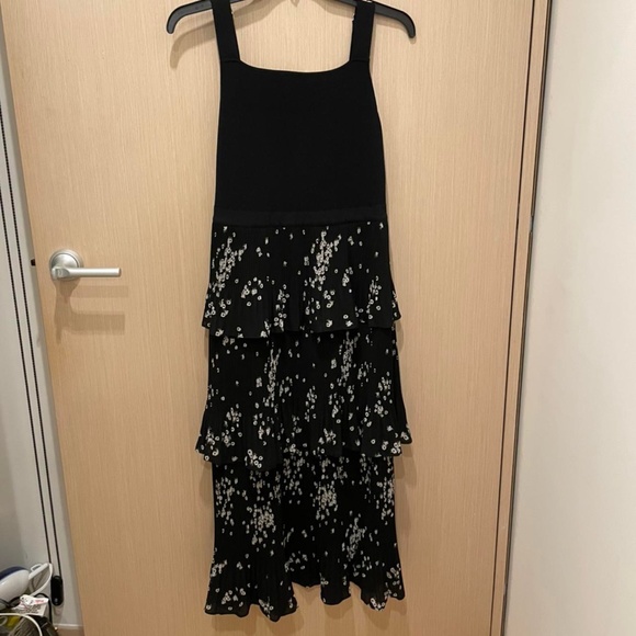 Ted Baker Dresses & Skirts - Ted Baker - BETEE Elderflower tiered midi dress